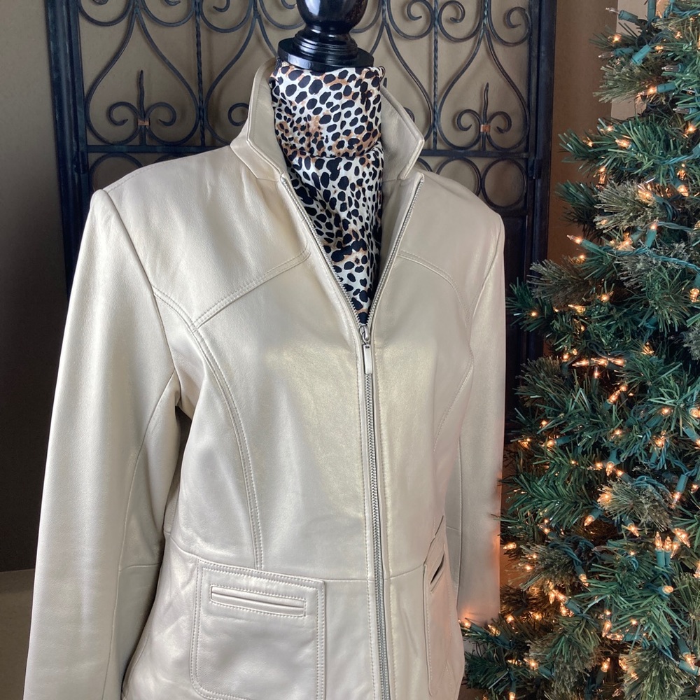 SHE’S A BEAUTY! BRANDON THOMAS JACKET